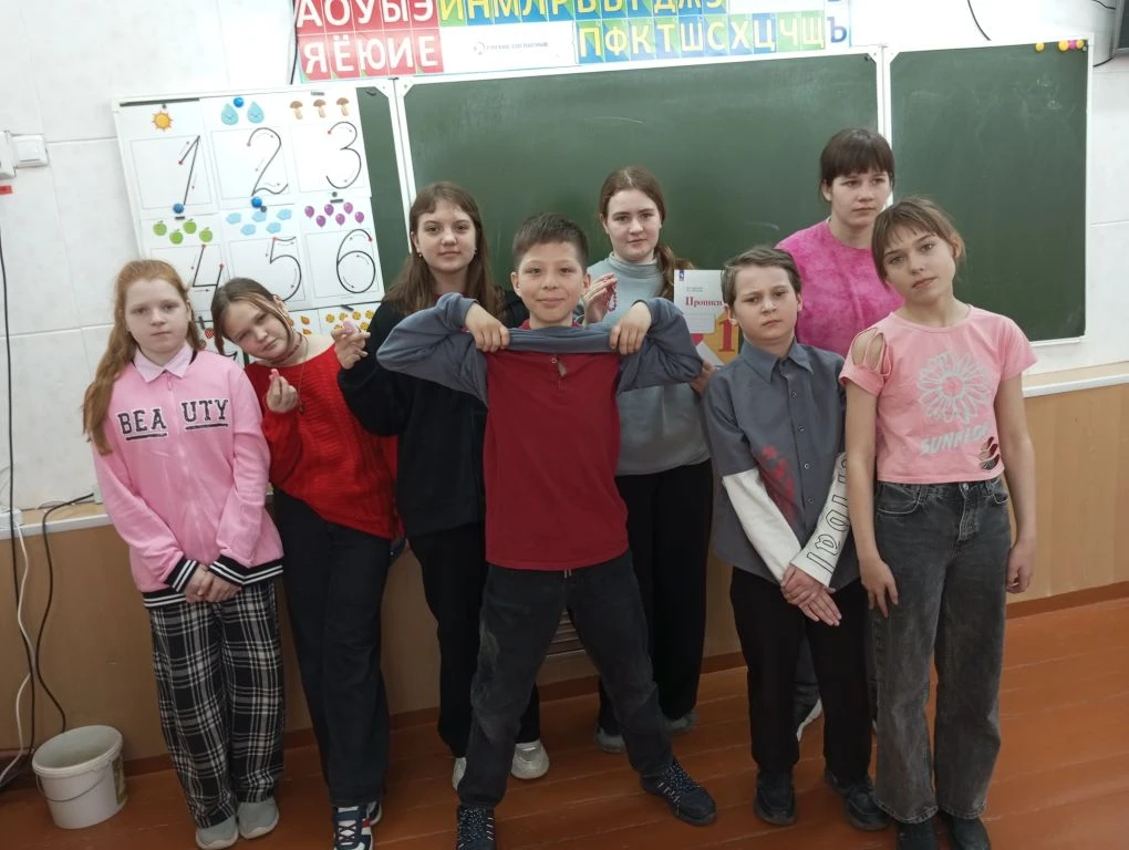🎉 В 6Б классе прошла долгожданная «Цветная неделя», которая стала настоящим праздником творчества, д