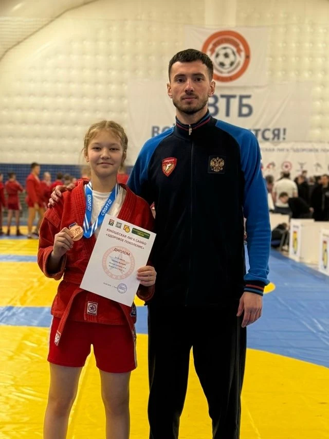 Новости от спортсменов! Нам чуть не забыли сообщить, что в прошлое воскресенье девочки - спортсменки