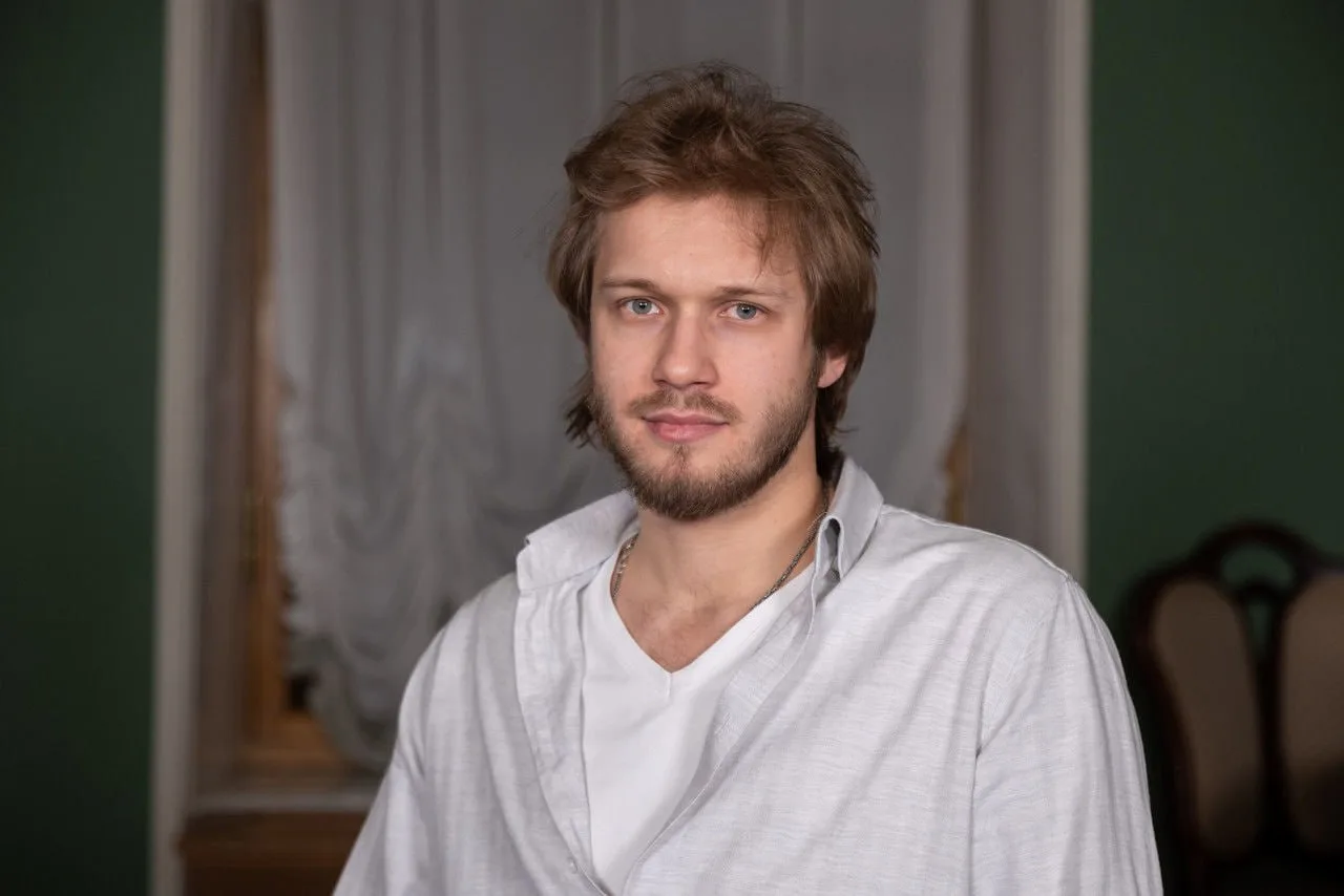 Сегодня в 14:04 и 18:05 включайте программу "Практика театра"!

В новом выпуске совместного проекта 