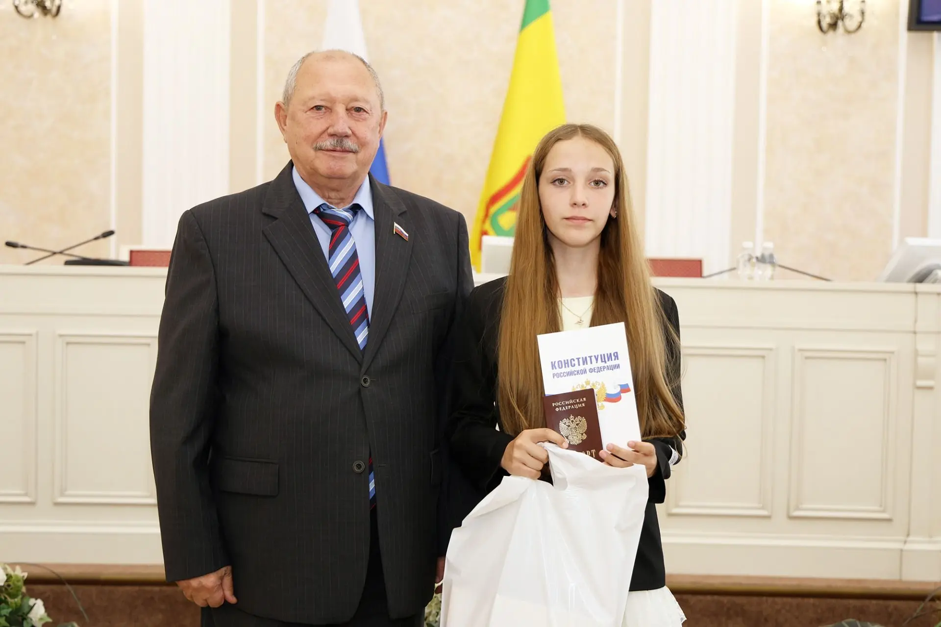 Поздравляем Айсину Сафию, активистку Движения Первых,
с получением паспорта гражданина РФ!
11 июня С