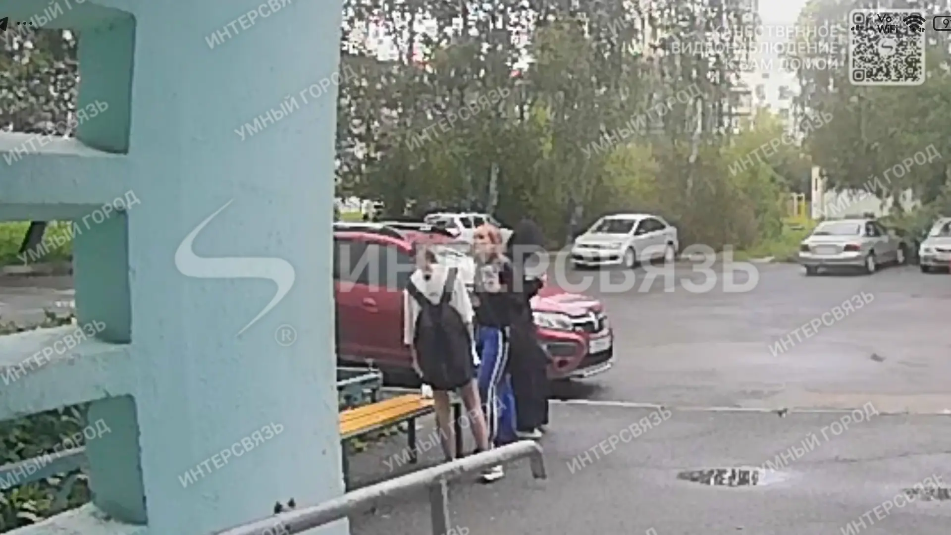 Вчера эти дети напакостили, шли целенаправленно к моему окну и закинули пакет с не очен...