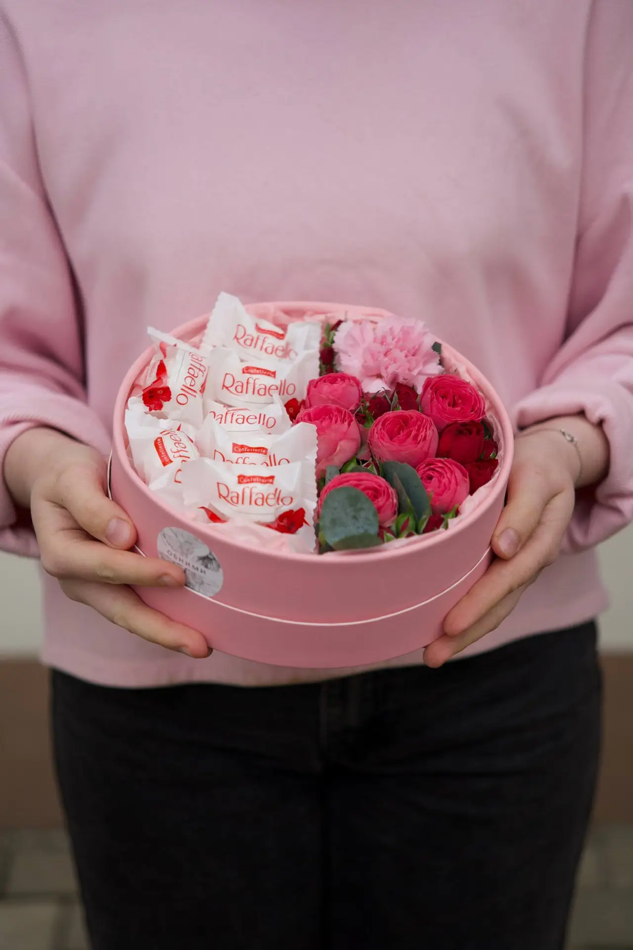 А еще напоминаем про наши цветочные коробочки с конфетами ✨