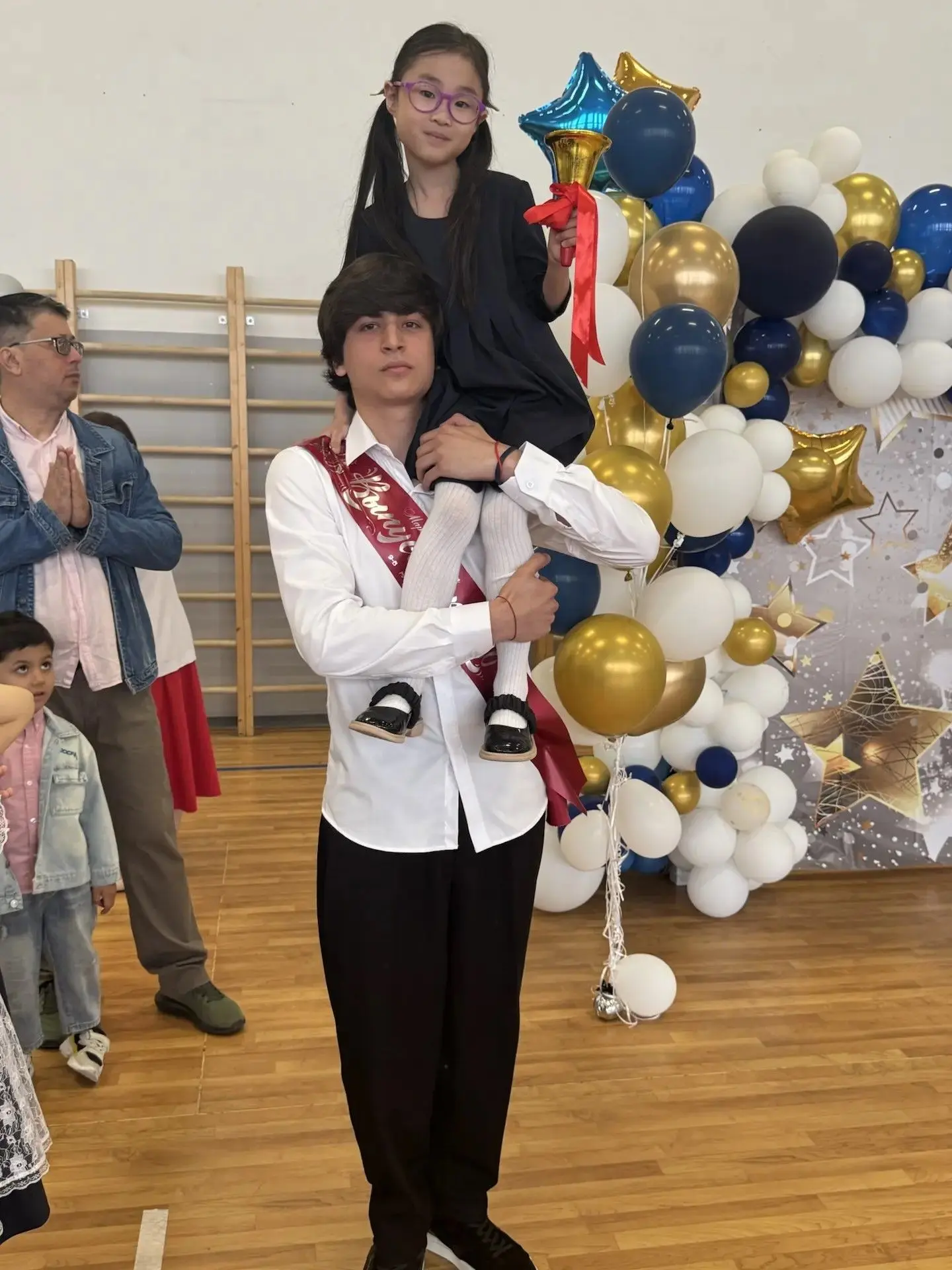 🔔 Последний звонок — начало новой главы!  🎓Сегодня в образовательном центре «Лидер» прозвучал послед