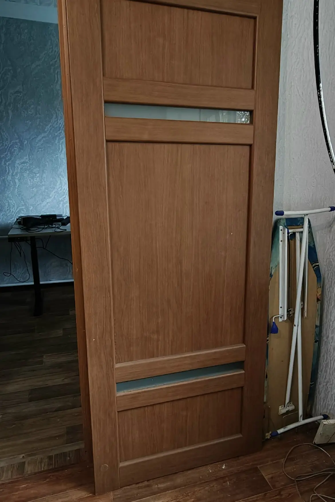 Дверь 200*80. Массивная, в хорошем состоянии. Самовывоз. Пос. Селикатный