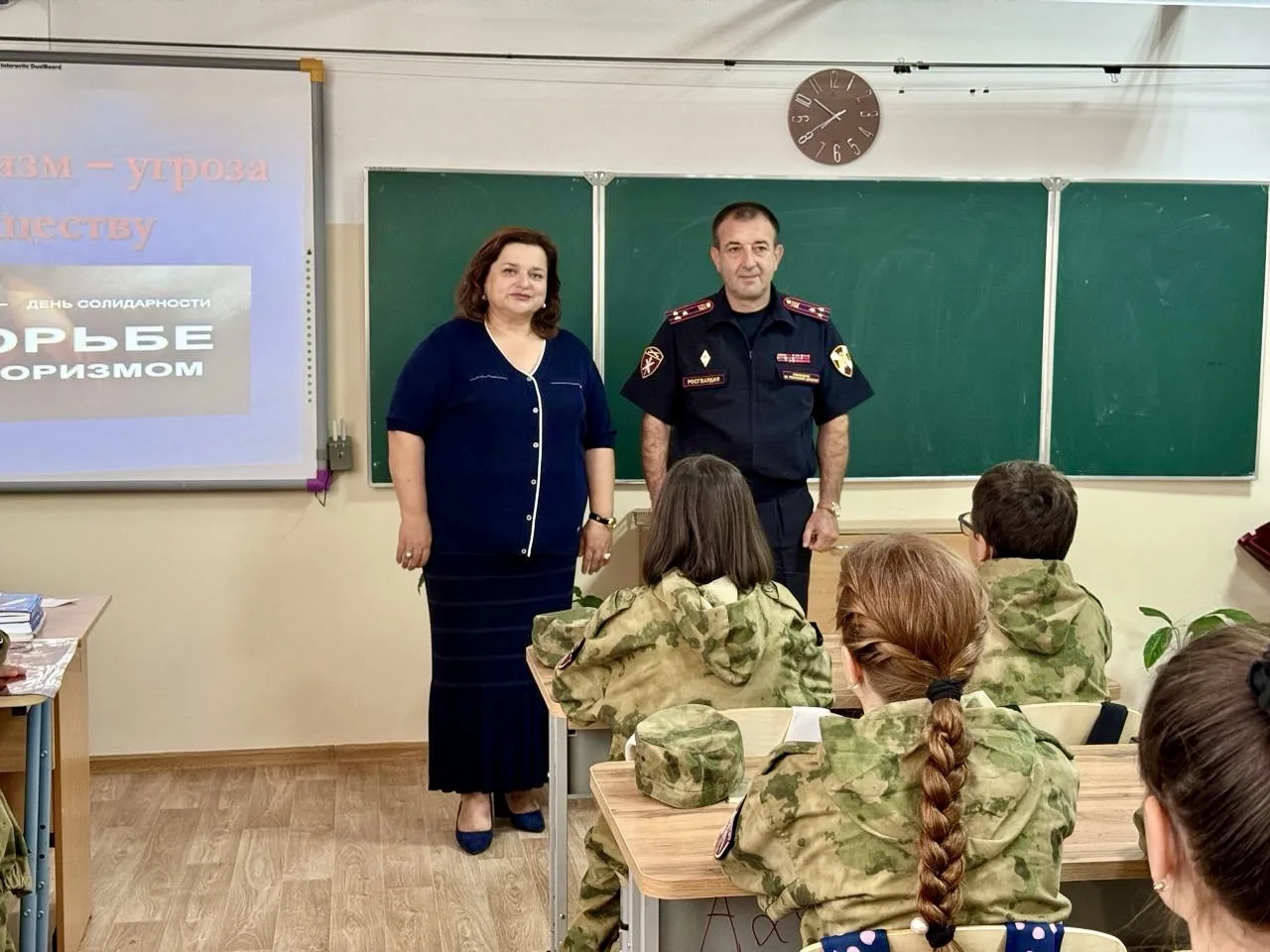 В Республиканском центре образования имени И.И. Ханбалаева для учеников 6 «Б» класса пр...