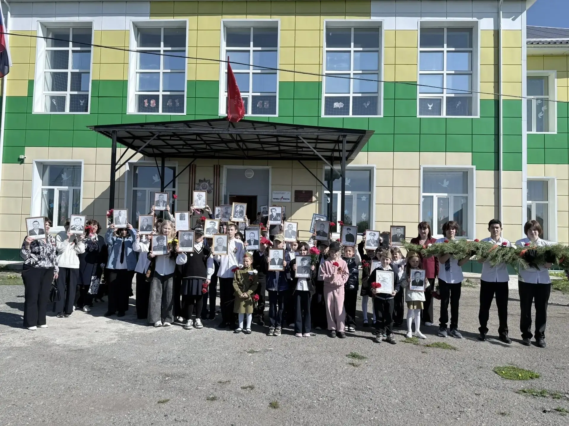 9 мая — особый день в истории нашей страны. В этот день мы чтим подвиг народа в Великой Отечественно
