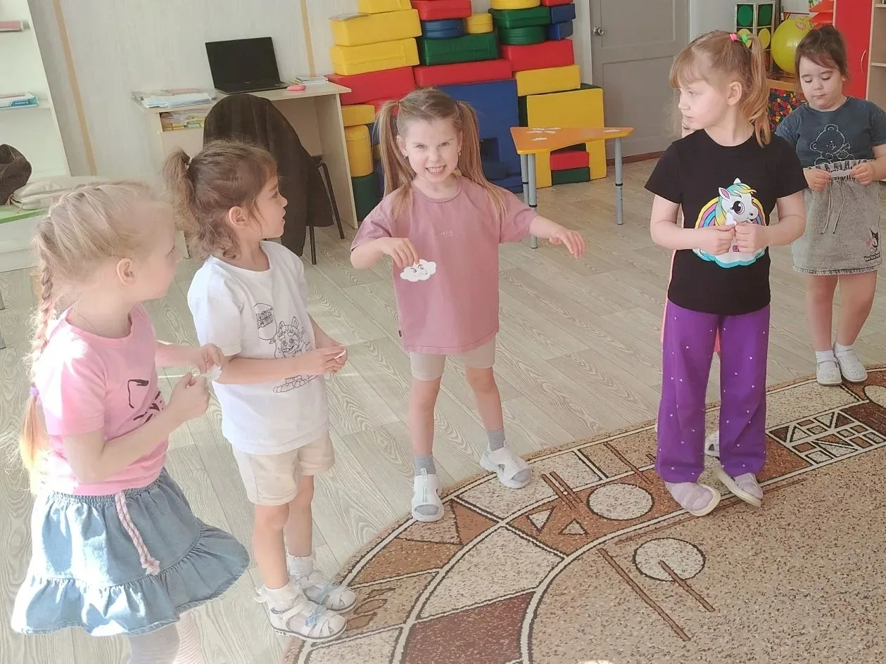 В рамках недели психологии в старшей группе "Лучики" педагог-психолог Шевченко М. В. пр...