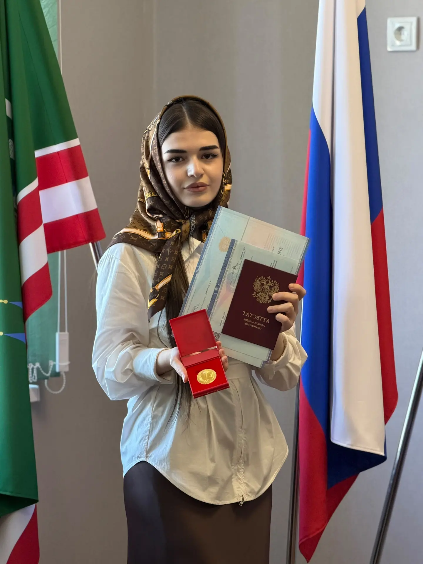 🏅 Поздравляем с заслуженной наградой! 🎓✨

Обучающаяся 11 «А» класса МБОУ «СОШ №61» г. Грозного Диг