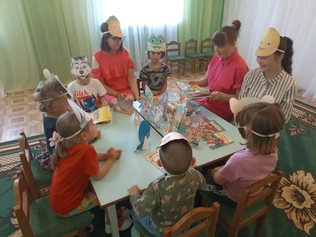 📚 25 августа библиотекарь Титовской сельской библиотеки провела для воспитанников детс...