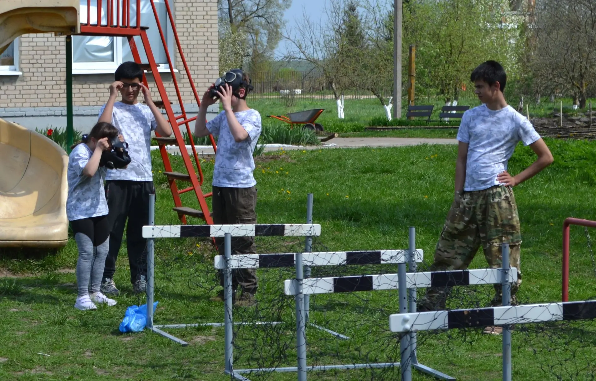 В мае в нашей школе прогремела военно-патриотическая игра "Зарница". Началось всё с тор...