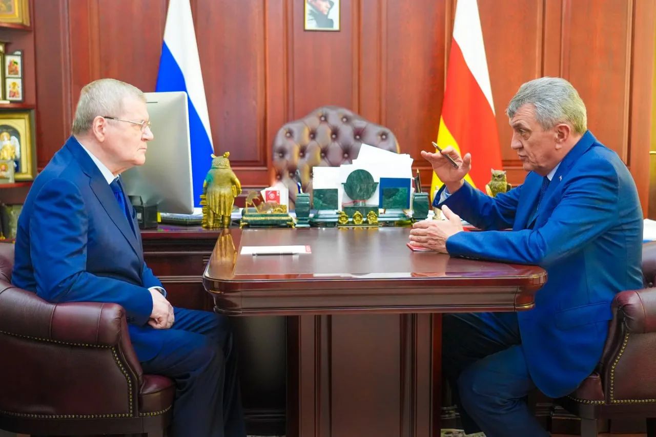 Встретился с полпредом Президента России в Северо-Кавказском федеральном округе Юрием Я...