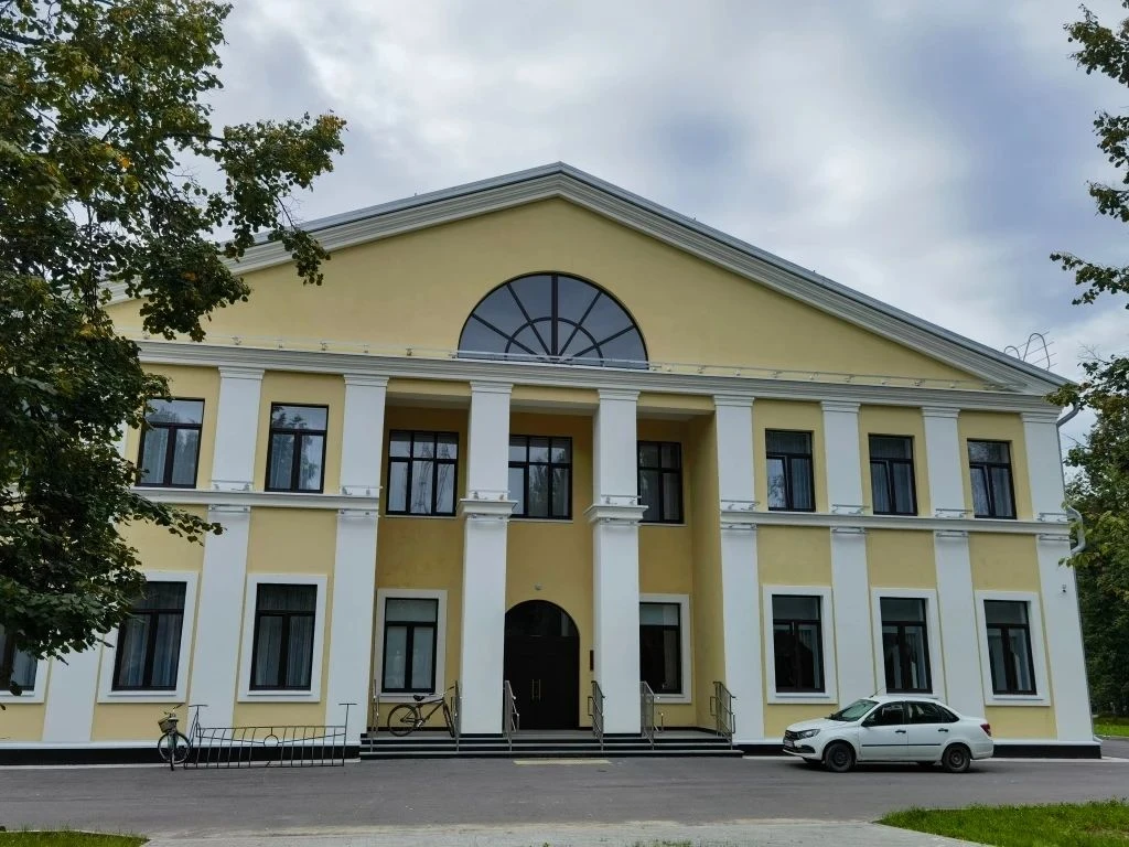 «Фолк-группа «Груша» и вокалист Артур Абаев приедут в Красновишерск!