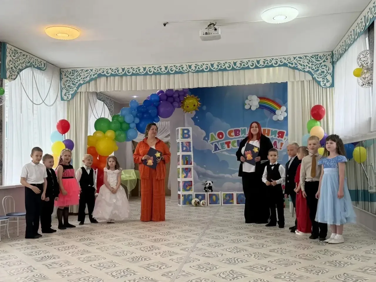 🎉Сегодня в нашем детском саду состоялся незабываемый выпускной для ребят из группы «Ск...