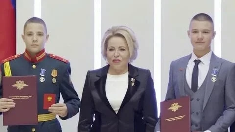 🌞 Мы рады приветствовать наших будущих студентов!

Знакомьтесь  -  Уренков Максим (на 1 фото справа