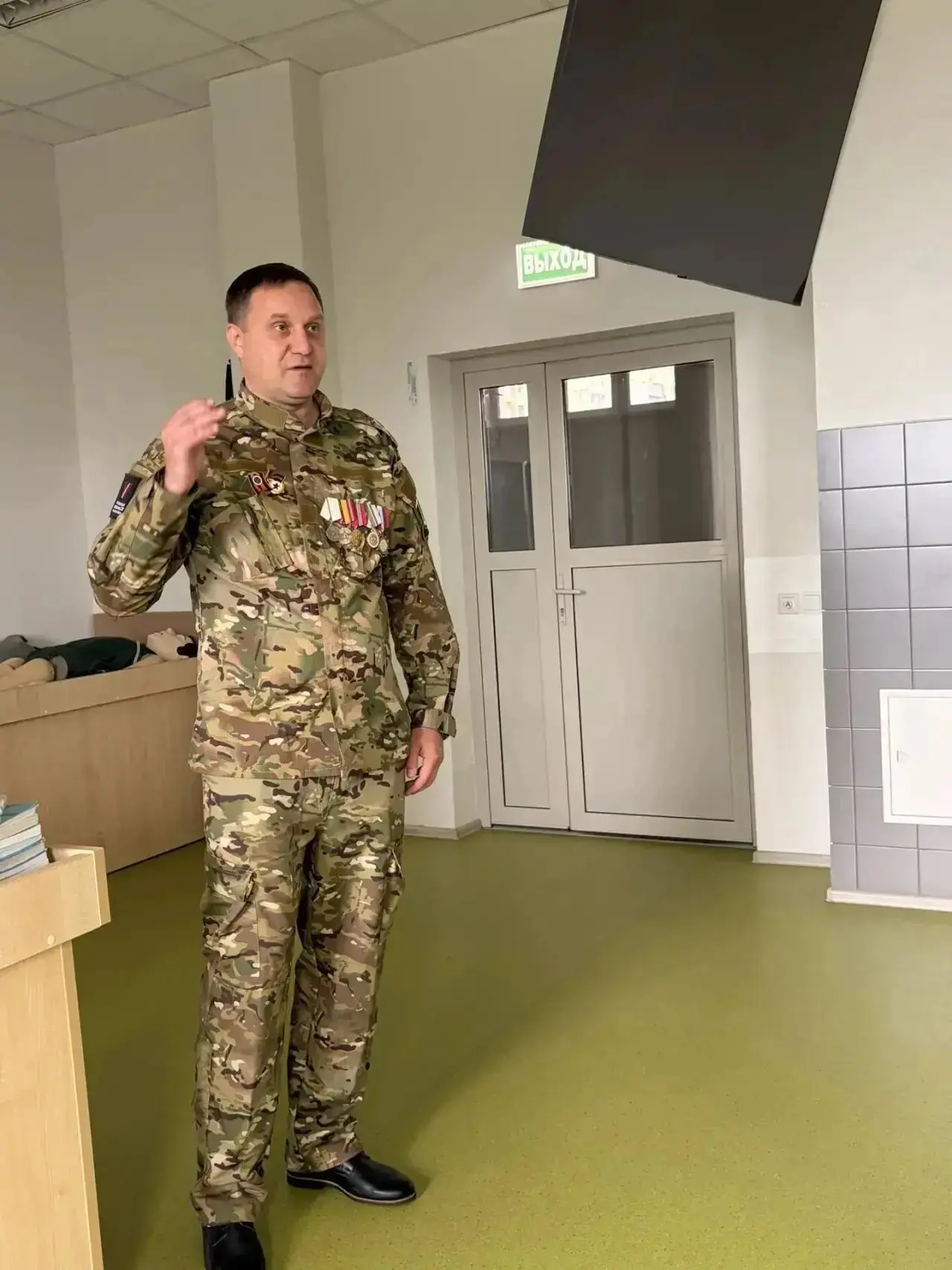 Ветеран СВО провел Урок мужества для люберецких школьников 

🇷🇺 Ребята из летнего лагеря «Вообража