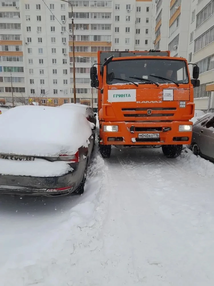 Несмотря на погодные условия жилищно-коммунальные службы выполняют свою работу ежедневно. Поэтому уб