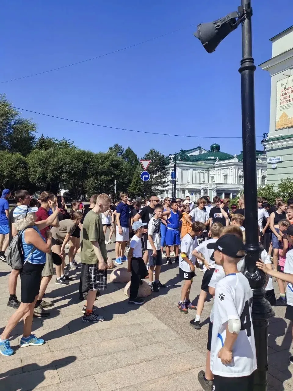 14 июня наши обучающиеся приняли участие в "Культурном забеге" на Пешеходном Любинском с Министром к