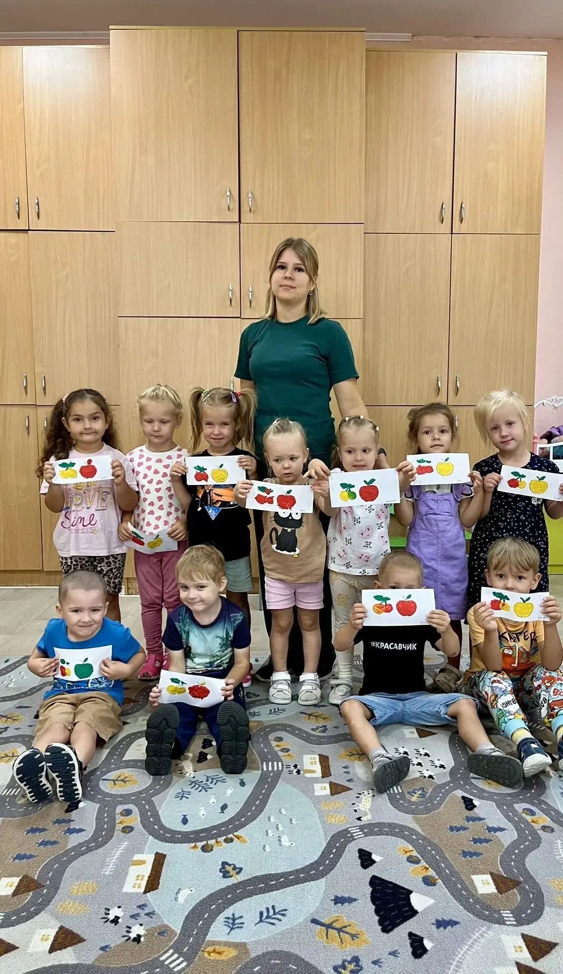 В группе солнышко 🌞 прошло занятие по пластилинографии на тему « Фрукты 🍇 🍏🍐🍎и яго...
