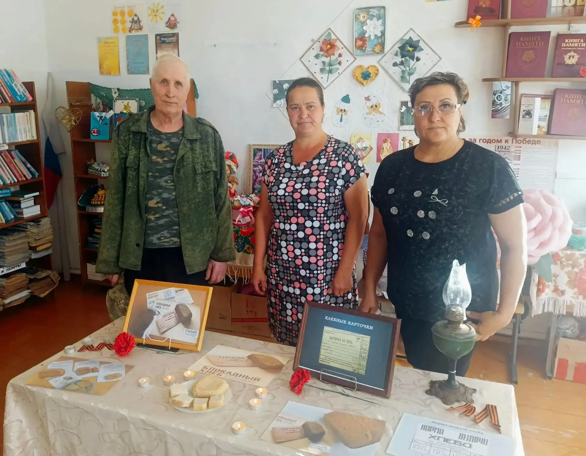 В Абакумовском клубе прошла акция "Ленинградский набат" под названием «Город, повидавши...