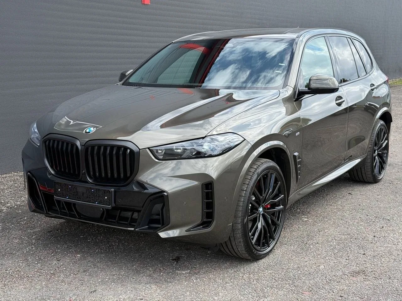 ✅ ЭПТС действующий, коммерческий утиль сбор оплачен ✅
BMW X5 G05 40i xDrive Рестайлинг 🇩🇪
2026г
Бе
