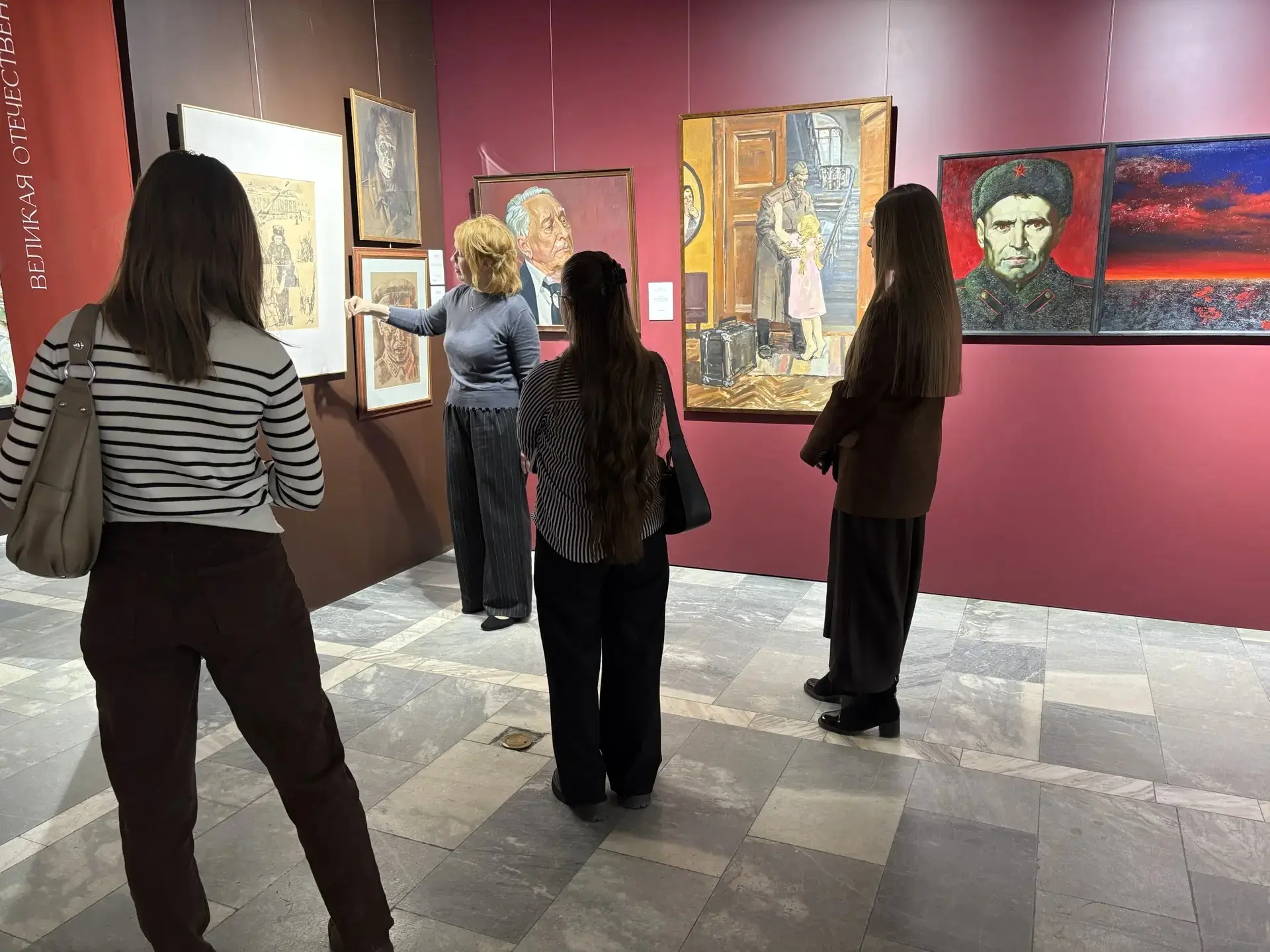 🎨 От Ладоги до Сахалина: как искусство объединяет эпохи и поколения  Студенты ИФИиВ СахГУ погрузилис