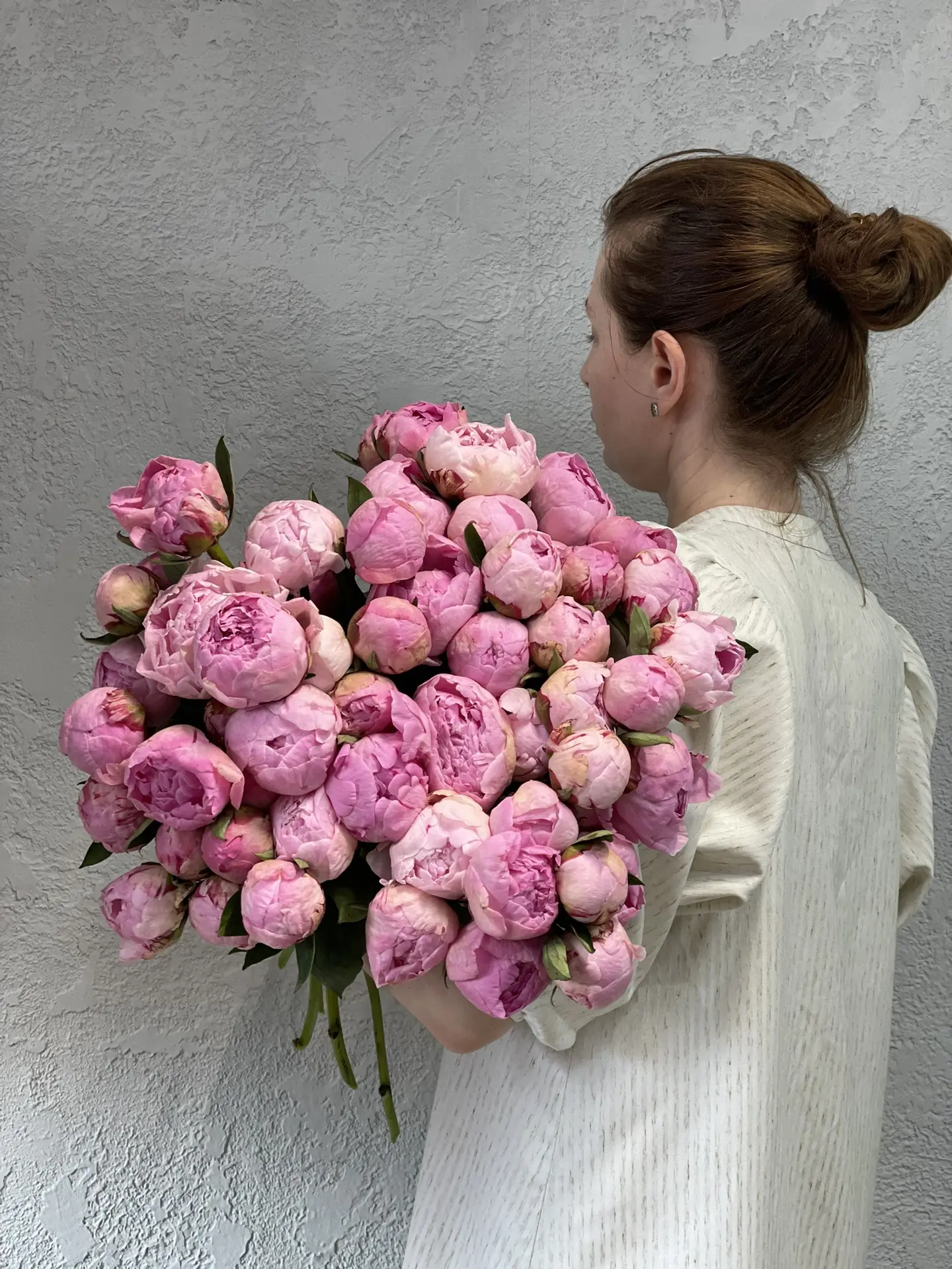 🌸Они наконец-то у нас!🌸

Долгожданные пионы 🐝

Пышные бутоны, нежные лепестки и тот самый неповто