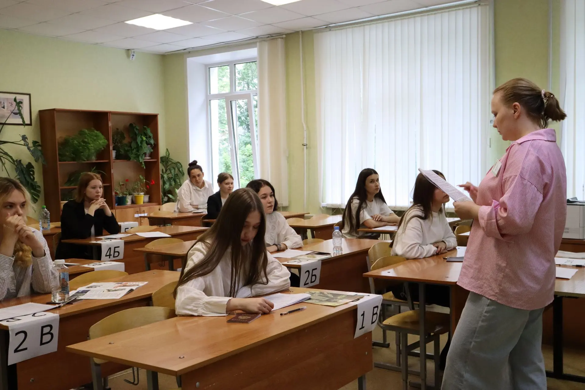 ✅ По итогам «президентских дней» число работ ЕГЭ, написанных на 100 баллов, превысило 10 000 
 
Окол