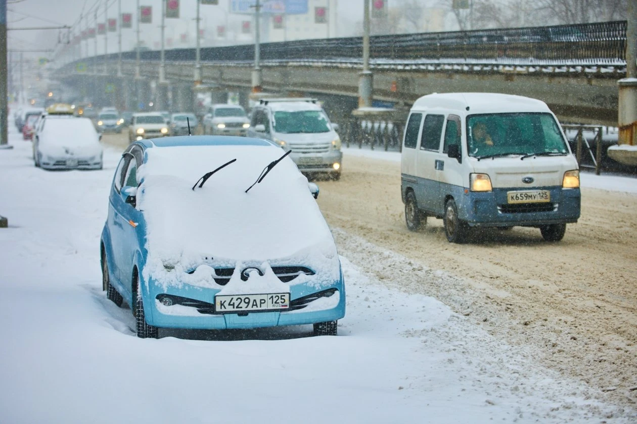 ❄️ Эвакуаторы поставят на дежурство на проблемных дорогах Подмосковья зимой
