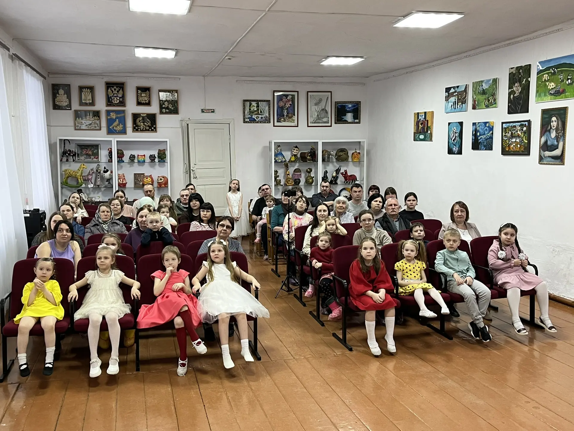 25 марта в День работника культуры в Каргапольской детской школе искусств прошел день о...