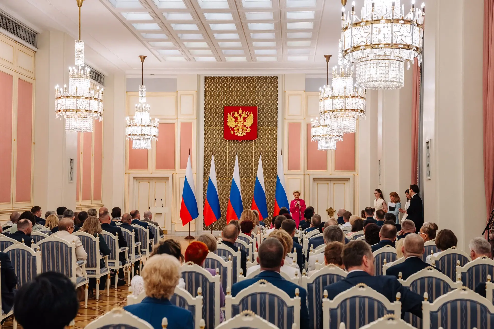 Когда счёт шёл на минуты: наш врач получил главную медицинскую премию страны 🏆

Врач-хирург и эндос