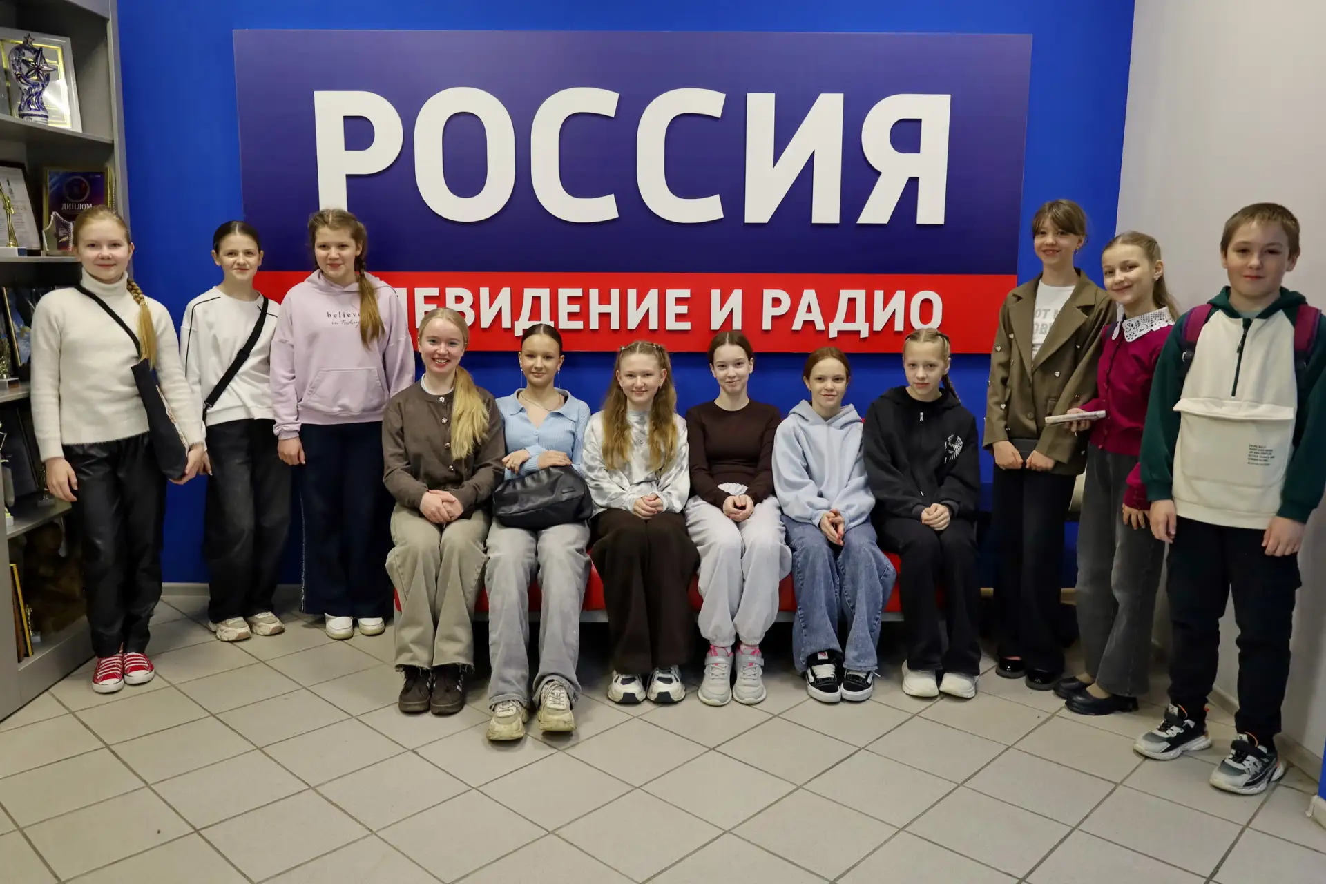 В Костроме учащиеся медиакласса посетили с экскурсией региональный филиал ВГТРК.  Встреча ребят с пр