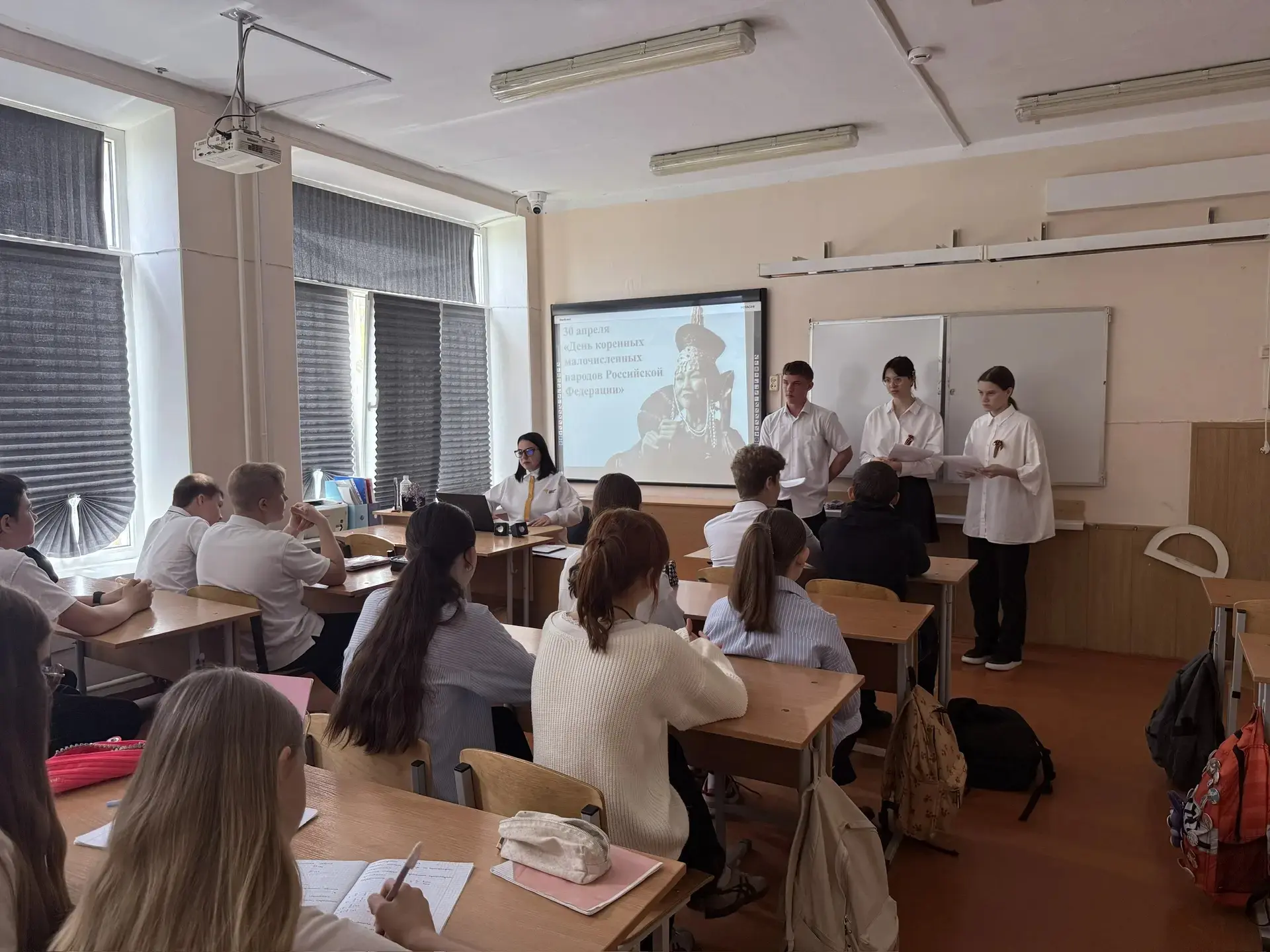 Накануне Дня коренных малочисленных народов России советник директора Мельник А.К. совместно с актив