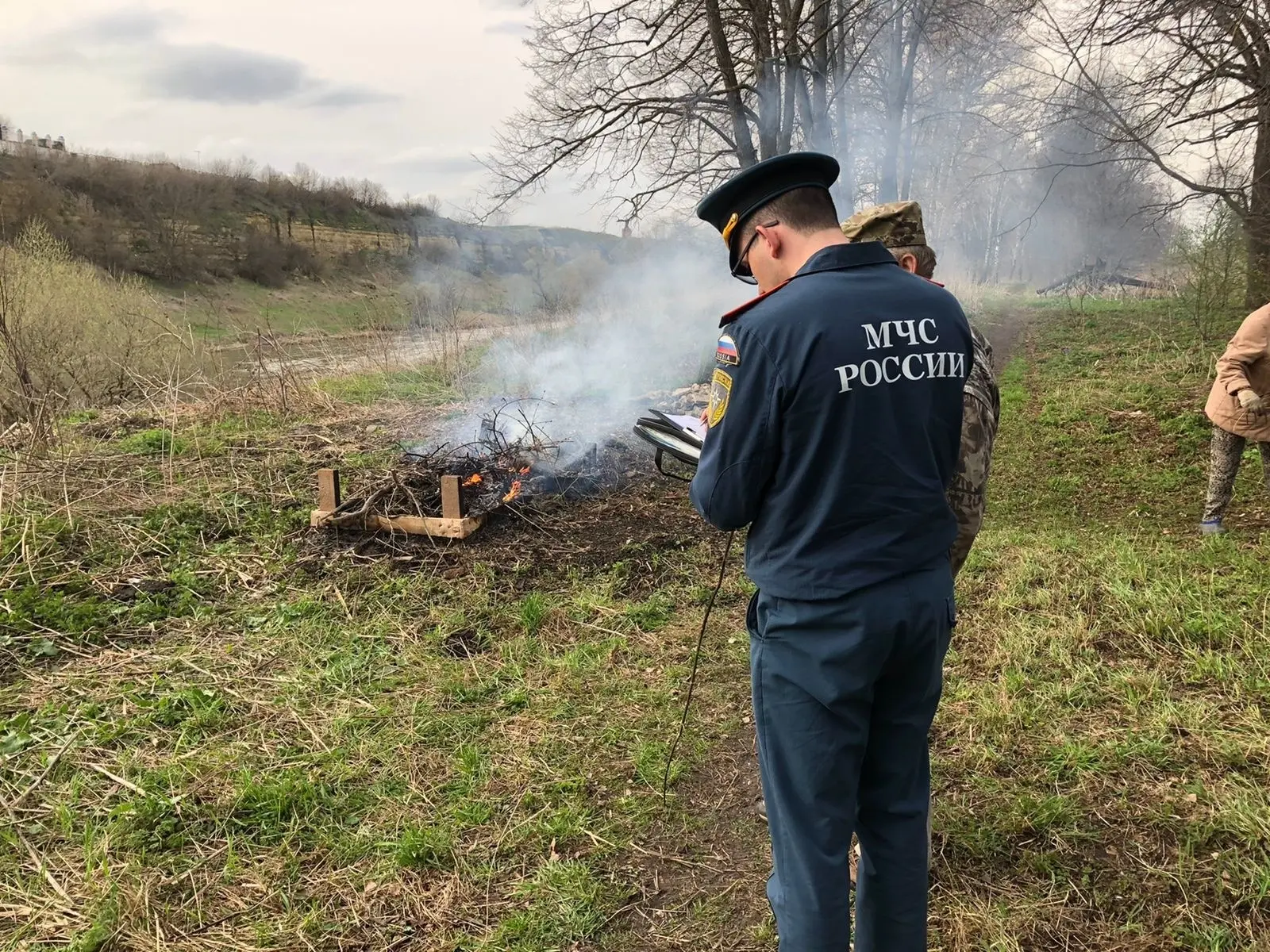 📌Поджигателей мусора и сухой травы привлекут к административной ответственности