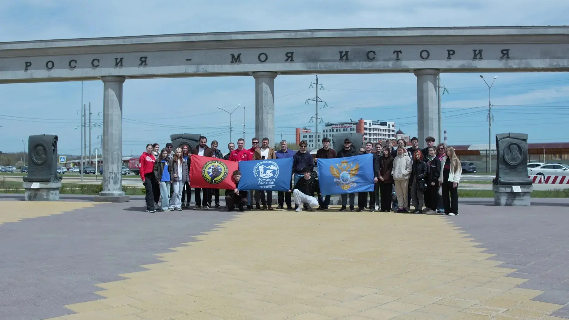 🩺 Они не стреляли, но спасали.  Студенты филиала РТУ МИРЭА вместе с Командой Арктики на экскурсии «М
