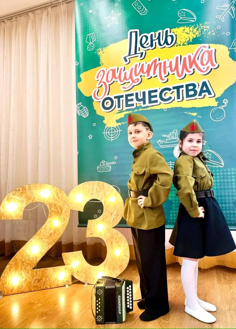 Поздравляем сильную половину человечества с Днем защитника Отечества!   23 февраля - это праздник те