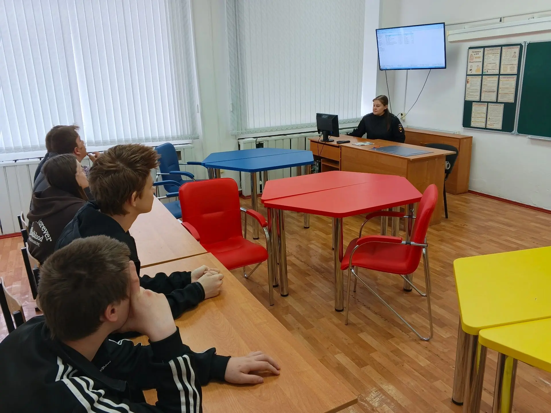 В Полозаозерской школе состоялась очередная встреча с инспектором по пропаганде БДД отдела Госавтоин
