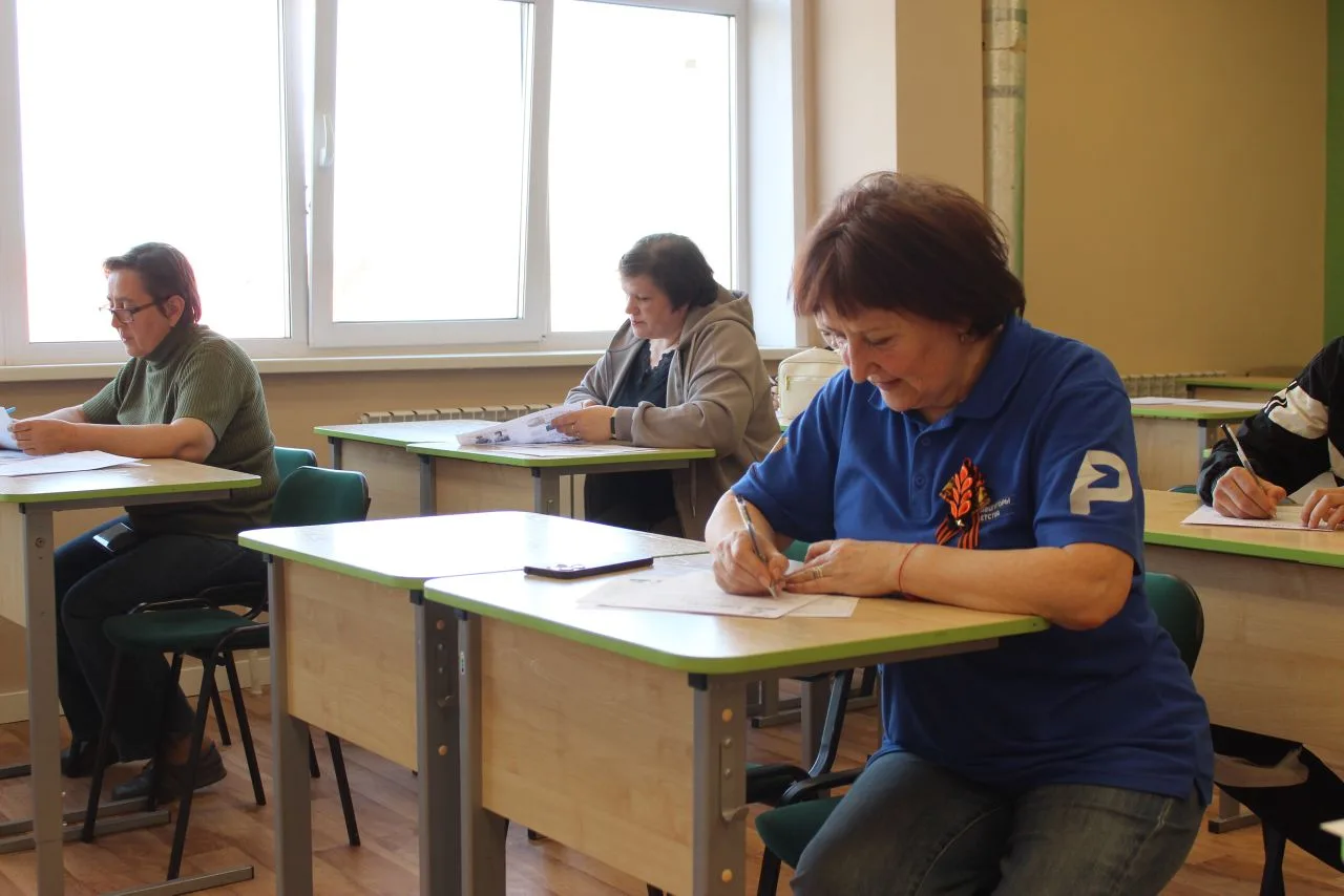 Прямое включение!  🔹 Несколько часов назад завершился «Диктант Победы» — международная акция в форма
