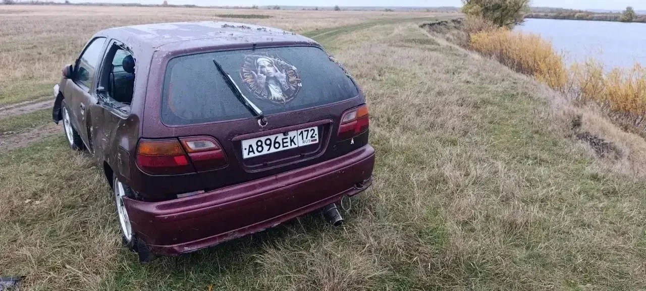 Женщина утонула в реке вместе с машиной.