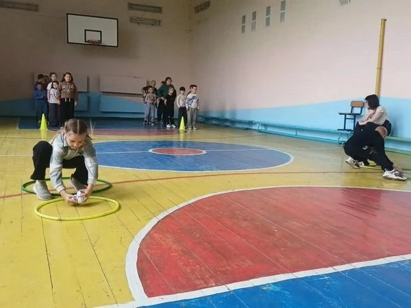 Незаметно пролетели выходные, и мы рады видеть девчонок и мальчишек в лагере!
            Сегодняшни