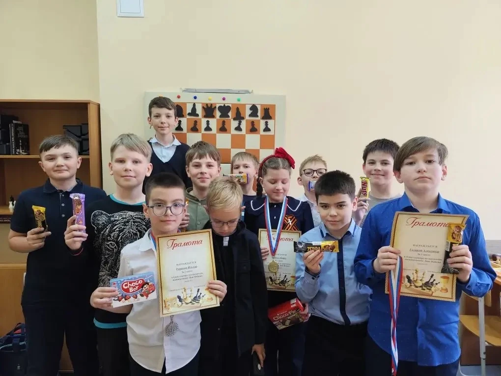 🏆В преддверии Дня Победы в нашей школе  прошло несколько шахматных турниров, посвященных этому важно