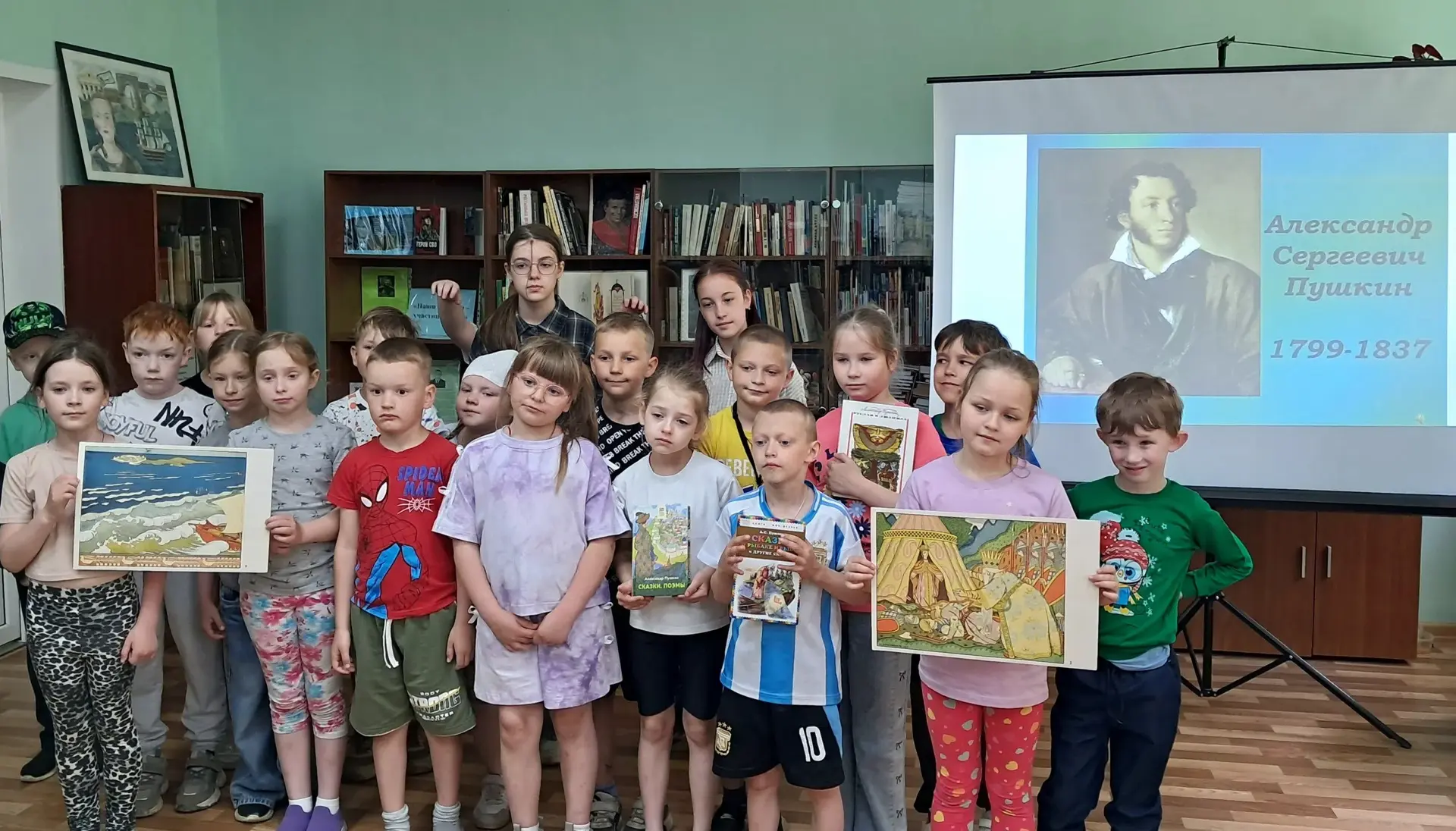 #ПушкинскийДень
📚В преддверии Пушкинского дня в библиотеке №2 состоялась увлекательная игра-путешес