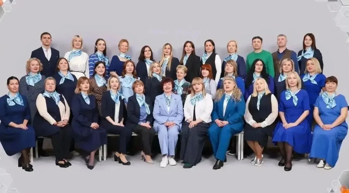 С Днём учителя,тьюторы гимназии! 🍁