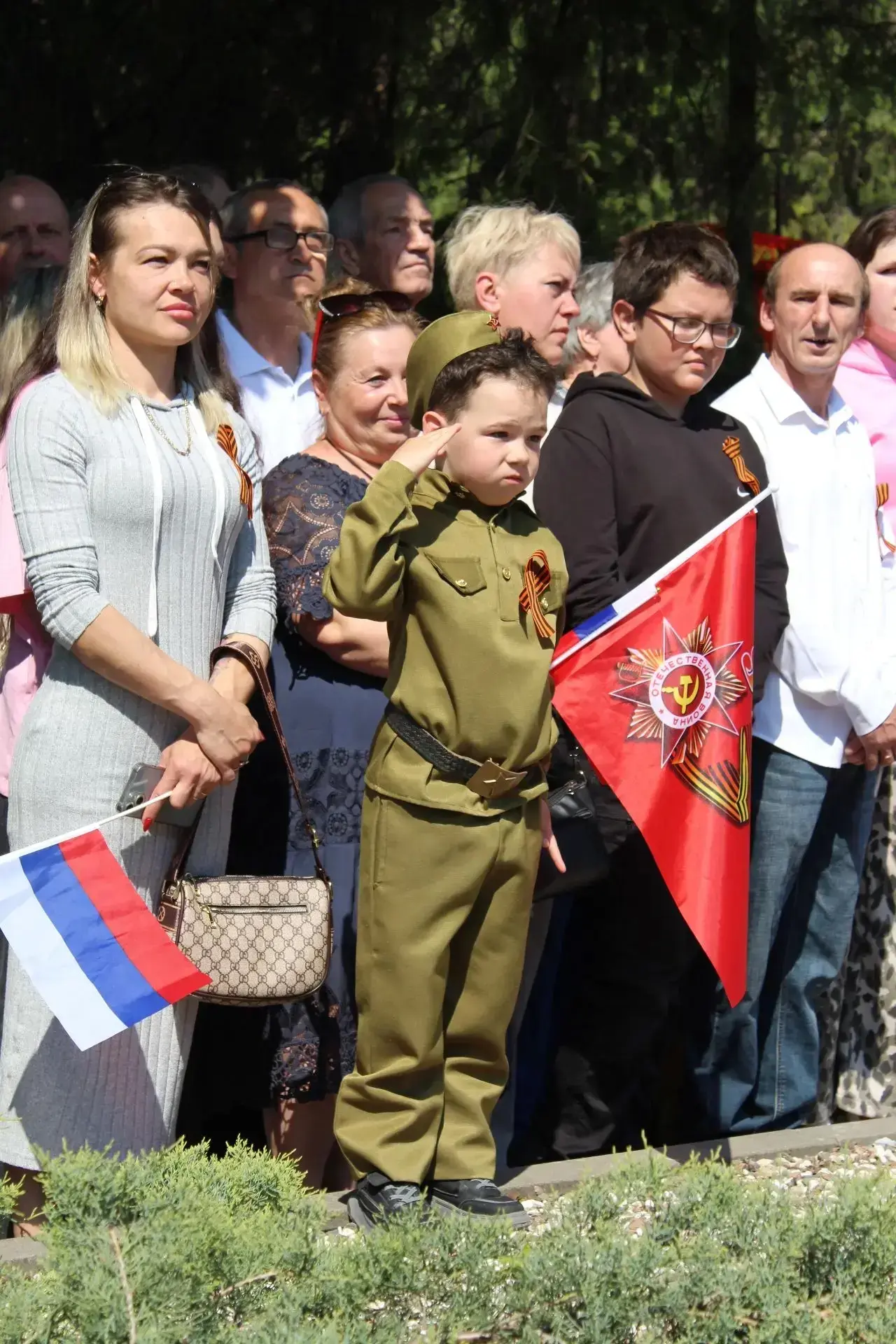 Район трогательно и искренне встретил День Победы.  Сегодня в сельских поселениях прошли торжественн