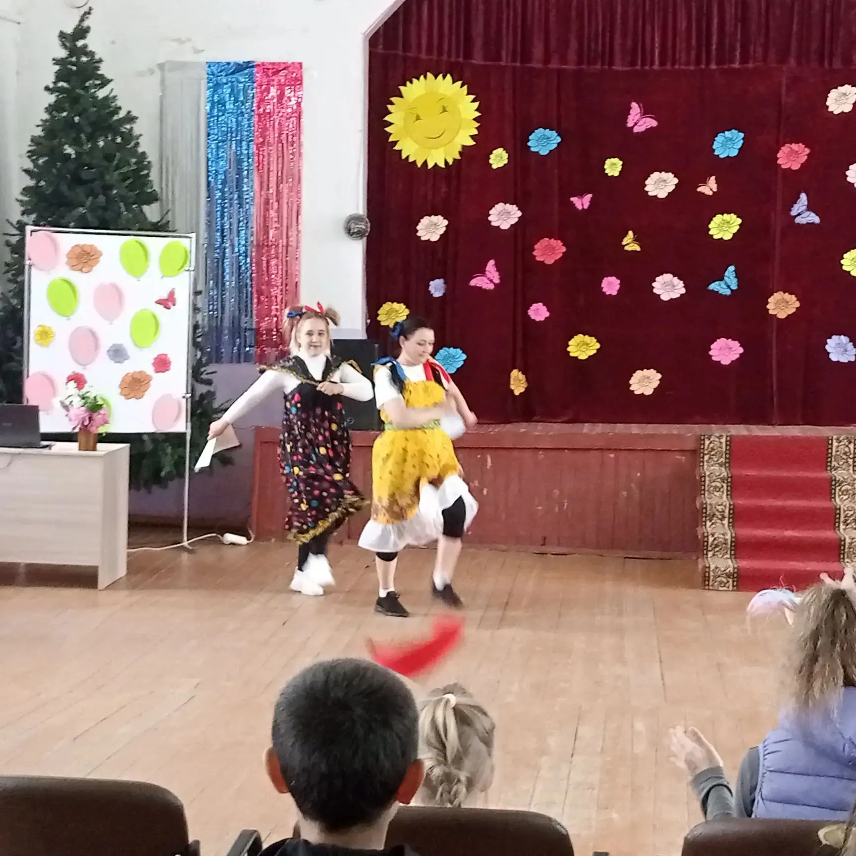 ✨🌞Сегодня в нашей школе состоялось открытие детского  лагеря с дневным пребыванием детей "Чародеи".