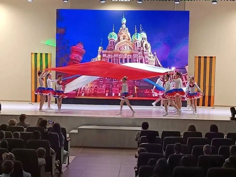 В Курске прошёл гала-концерт участников фестиваля детского творчества «Война. Победа. Память.»  На с