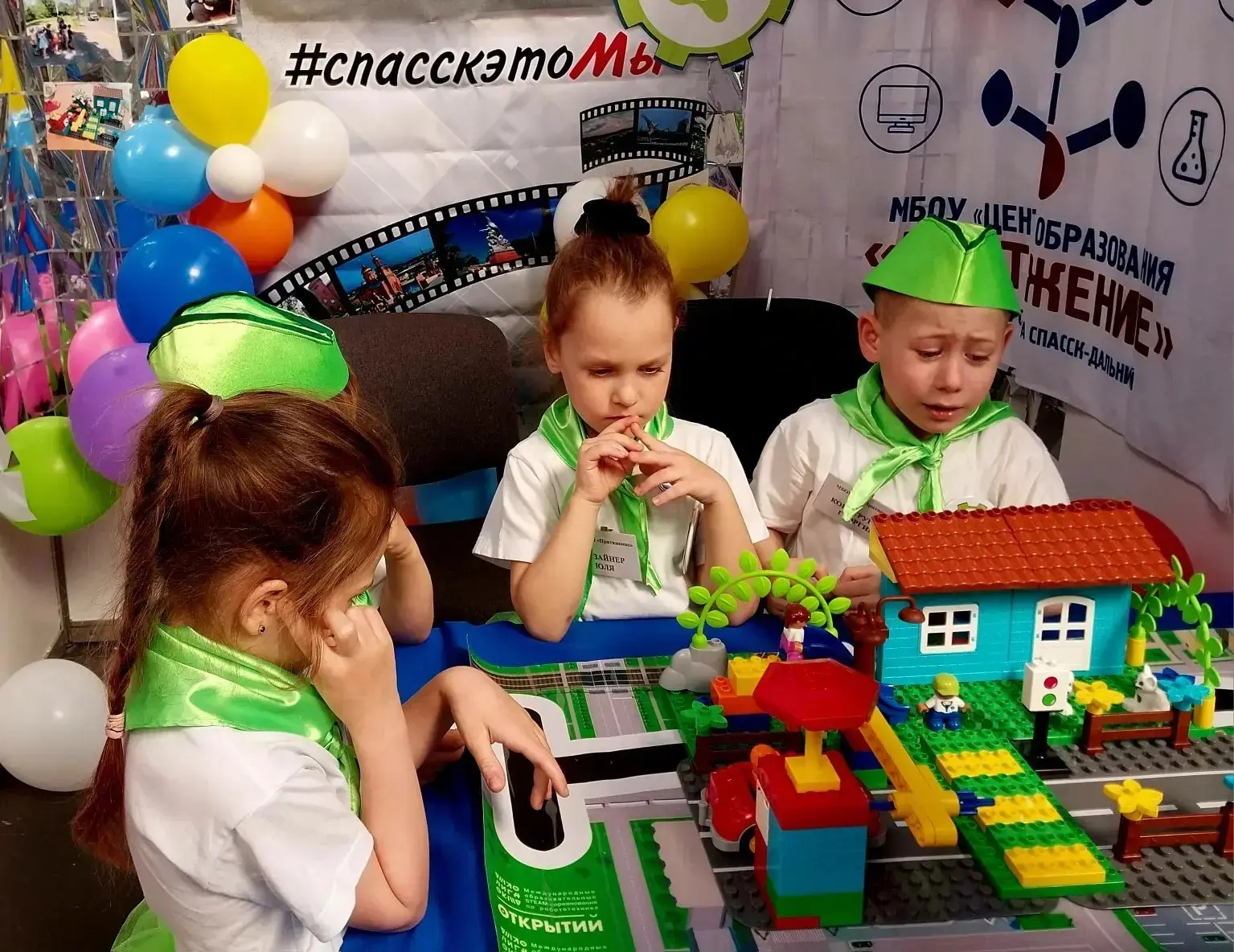 18.04.2026 команда "Техно-творцы"  МБОУ ЦО "Притяжение" защищали проект по робототехнике в направлен