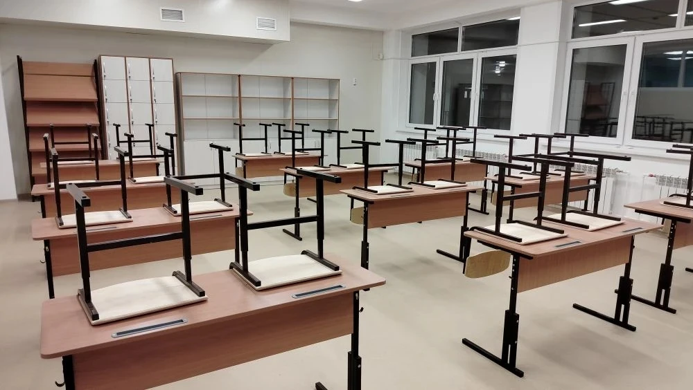 🏗 В ходе рабочей поездки в Еравну  проверил, как идёт строительство школы в Сосново-Озерском.   На с