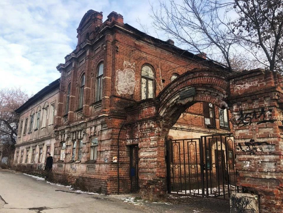 Реставрировать объект культурного наследия регионального значения — «Флигеля купца Лапт...