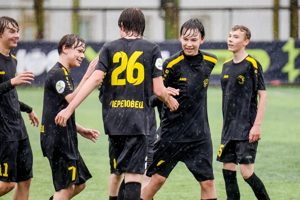 ⚽ В субботу воспитанники череповецкой спортивной школы по футболу одержали две победы н...