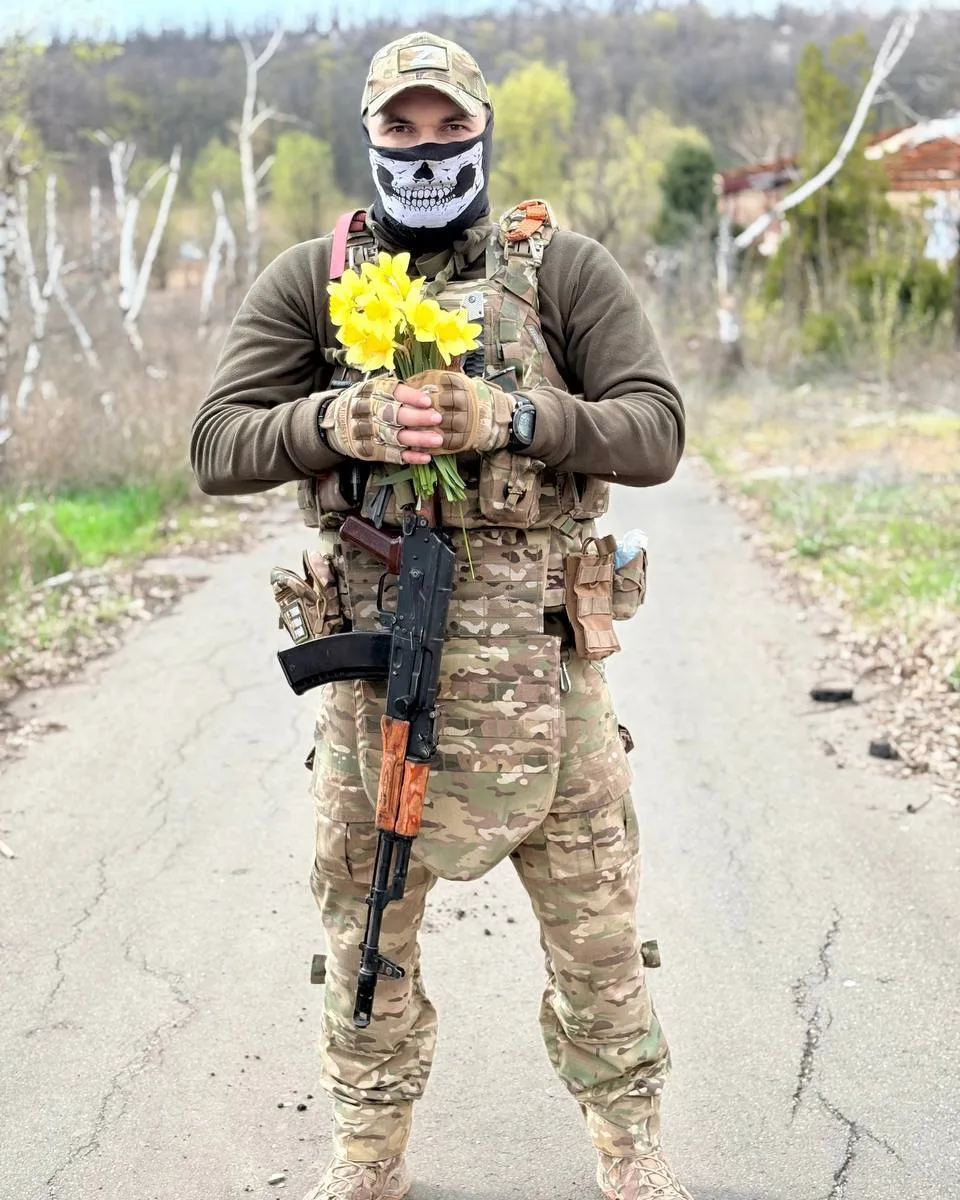 Цветы для наших милых дам от Защитника ❤️🙏🏻

Подпишись на канал